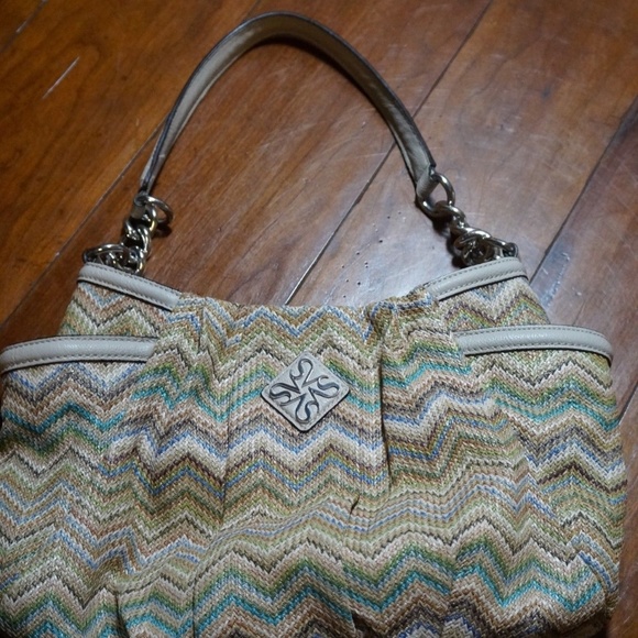 Vera Wang Handbags - Simply Vera Wang Link Strap Purse